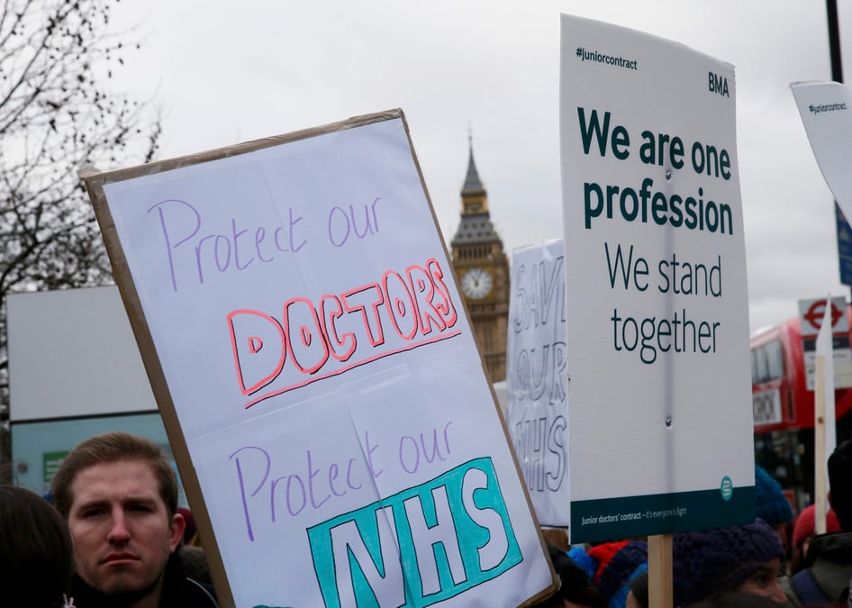 Premiere greve des medecins du nhs britannique depuis 1975