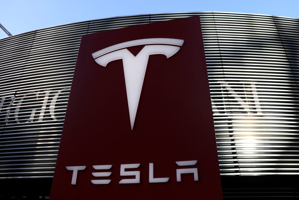 Tesla suspend la production de la model 3 en californie, selon bloomberg