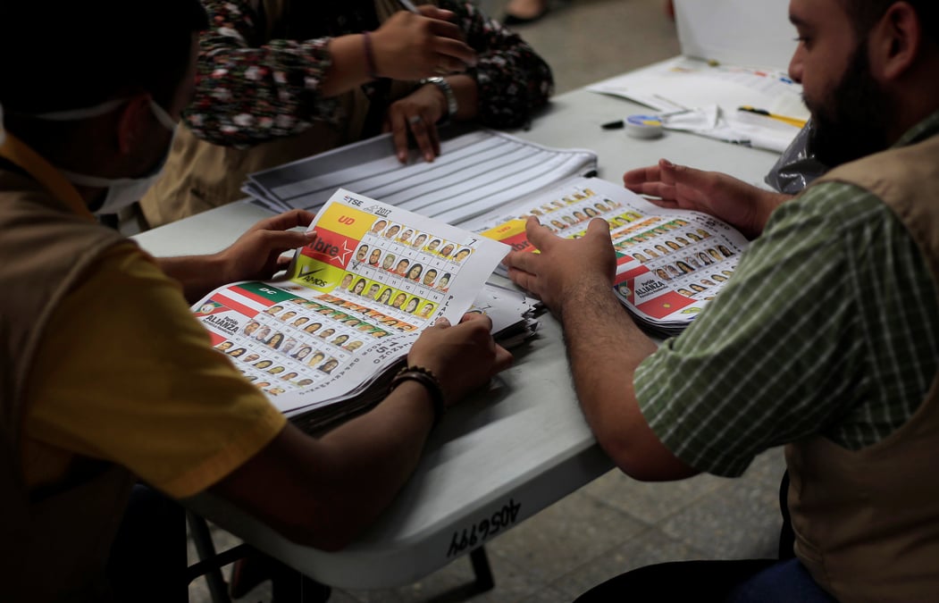 Sept etat latino-americains appuient un nouveau decompte au honduras