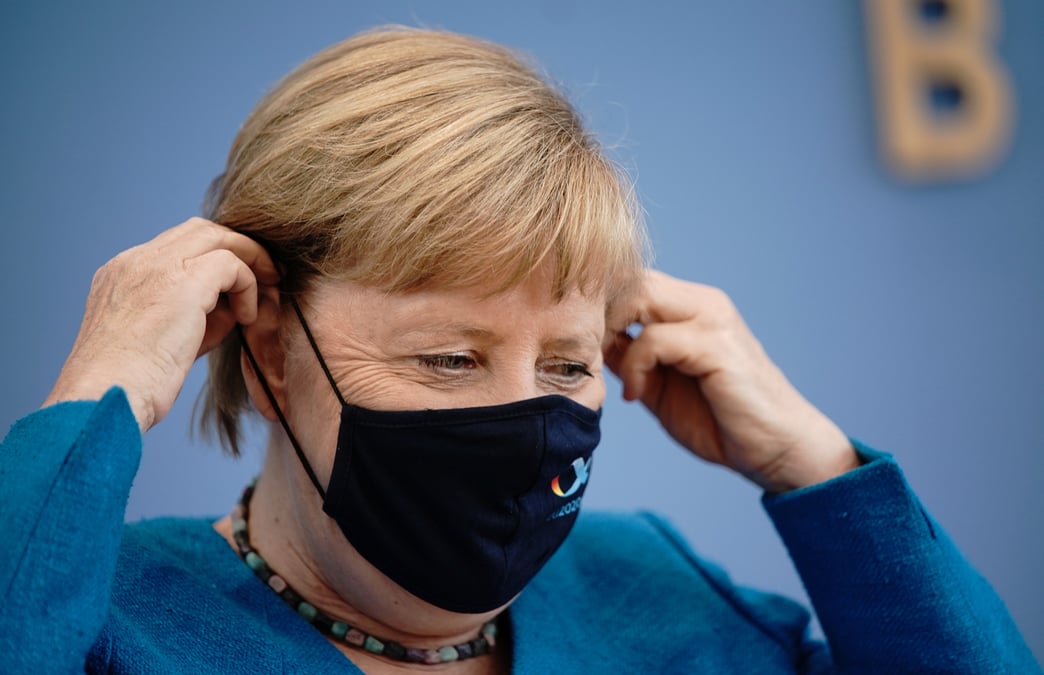 Merkel: la pandemie devrait s'aggraver, seul un vaccin peut permettre un retour a la normale