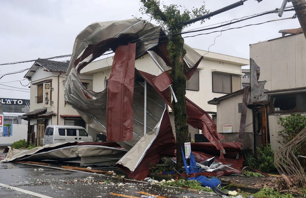 Les degats causes par le typhon shanshan a miyazaki, dans le sud-ouest du japon