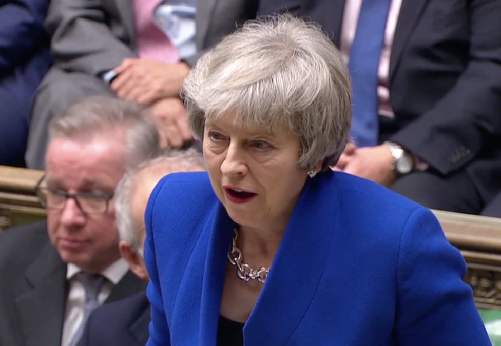 Gb: may ecarte une motion de defiance contre son gouvernement