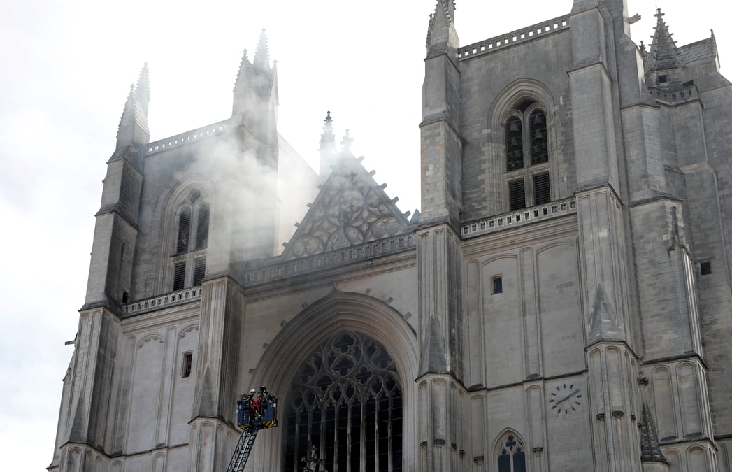 France: l’incendiaire de la cathedrale de nantes "depasse" par les evenements