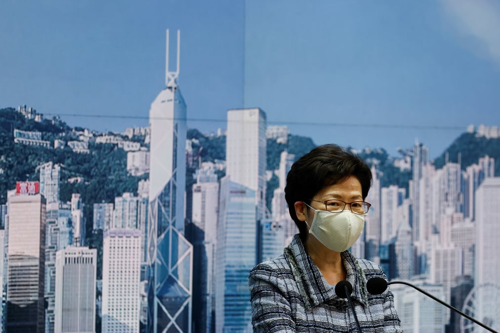Hong kong: lam ira a pekin pour parler de la reprise economique