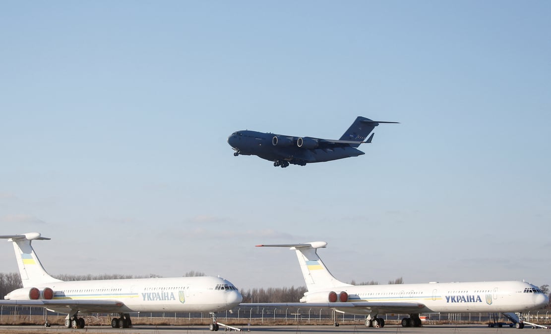 L'ukraine conseille aux compagnies aeriennes de contourner la mer noire