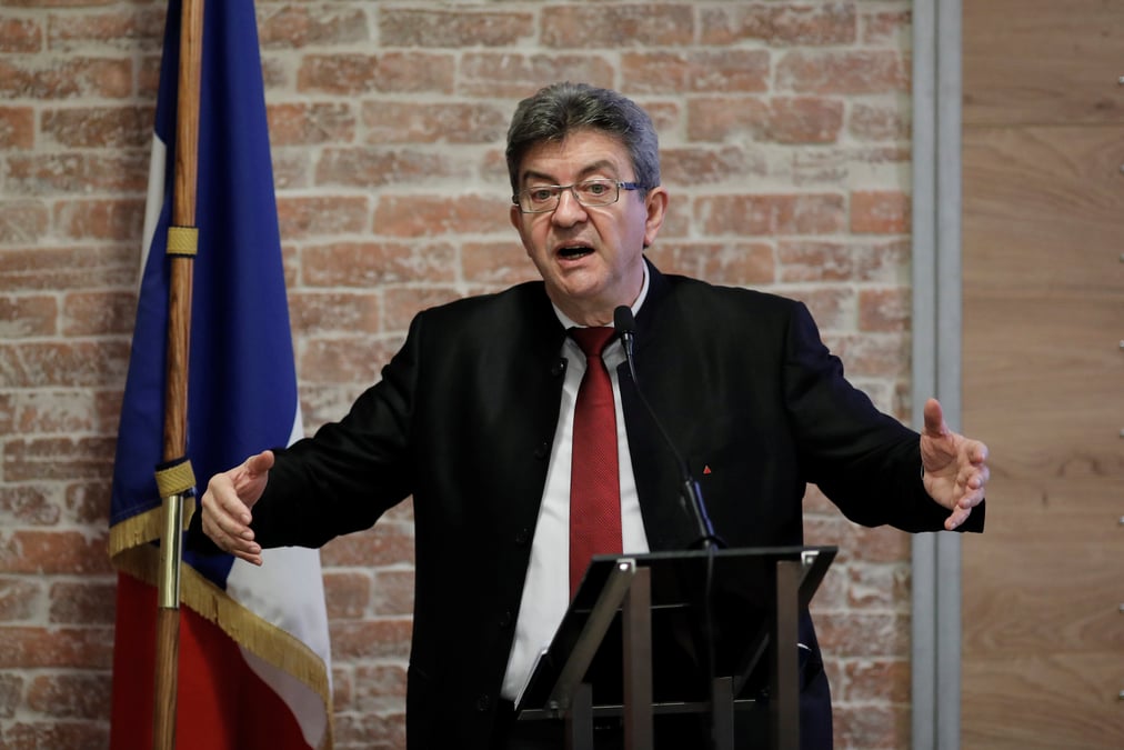 Precisions sur le "service national" obligatoire de melenchon