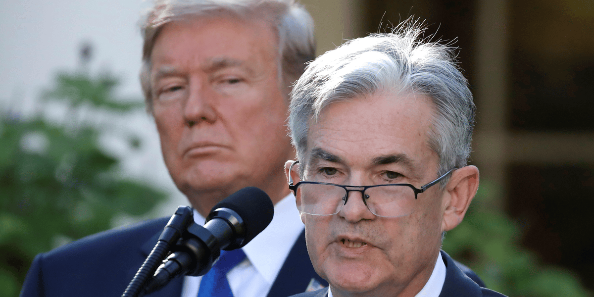 Trump n'est "meme pas un peu" satisfait de powell (fed)