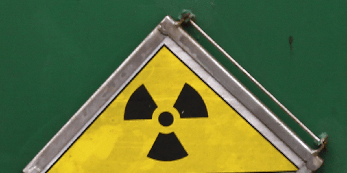 nucléaire, déchets radioactifs, centrale, démantèlement, dépollution, train, compteur Geiger,