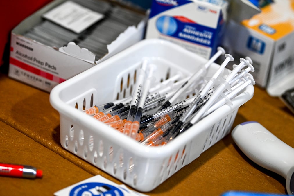 Usa, inde, japon et australie s'engagent a fournir un milliard de doses de vaccin a l'asie