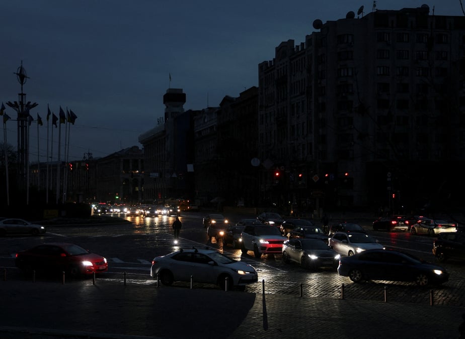 Photo d'archives du centre-ville de kyiv sans electricite apres des attaques de missiles russes en ukraine