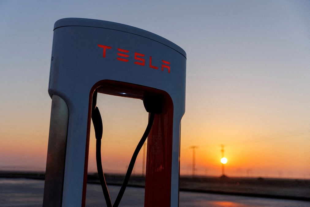 Une station tesla a kettleman city, californie