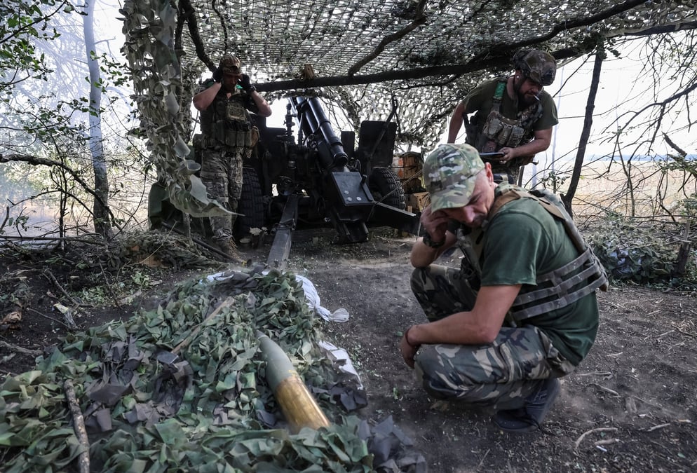 Des soldats ukrainiens sur la ligne de front situee pres de pokrovsk, dans le donetsk