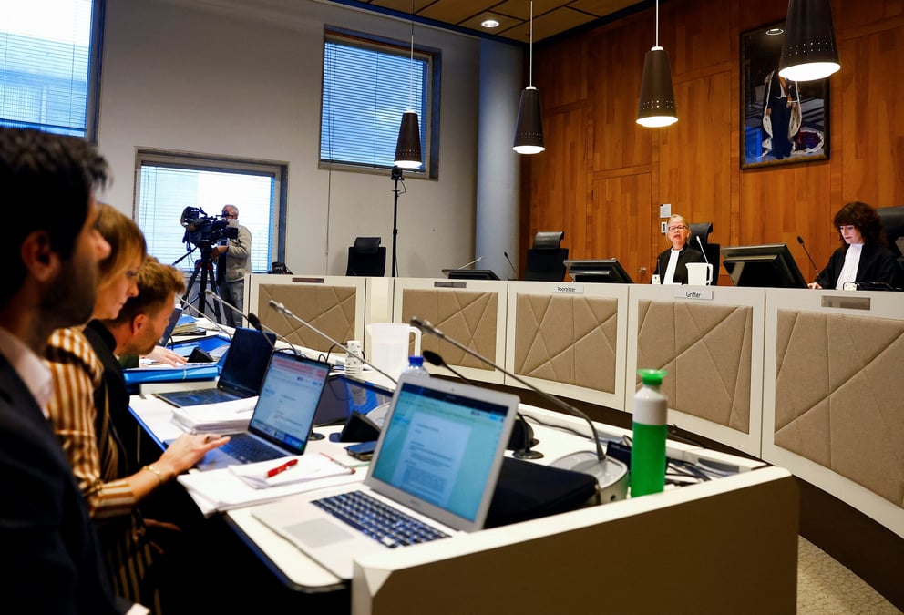 Le tribunal de district entend l'affaire d'ong pro-palestiniennes poursuivant l'etat neerlandais, a la haye