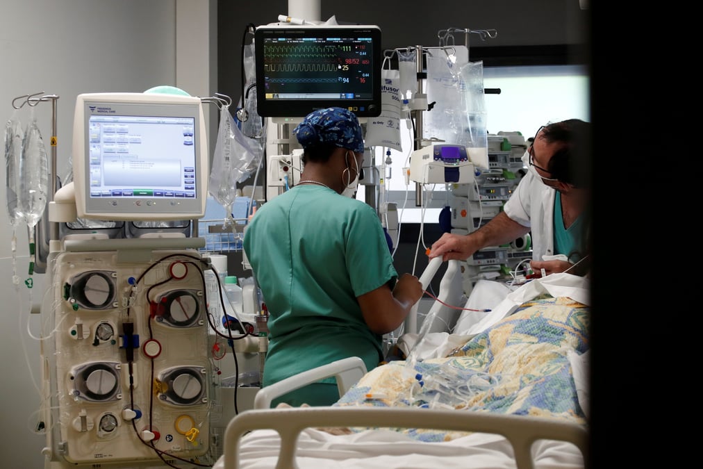 Coronavirus: le nombre de patients en reanimation continue a baisser en france