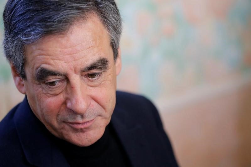 Fillon a berlin pour rencontrer merkel en tant que candidat