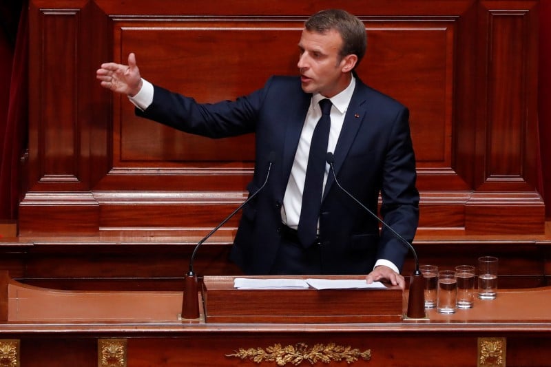 Des choix sur la depense publique dans quelques semaines, declare macron