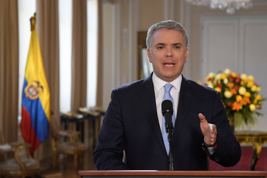 Neuf dissidents des farc tues dans un raid aerien, annonce duque