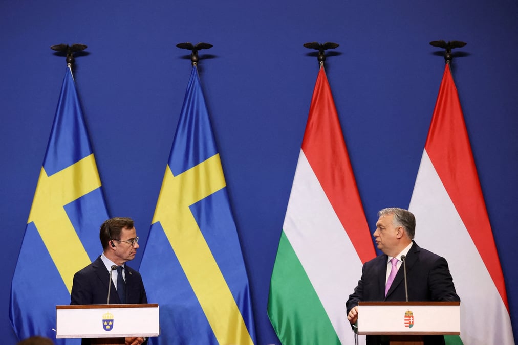 Le premier ministre suedois ulf kristersson et le premier ministre hongrois viktor orban