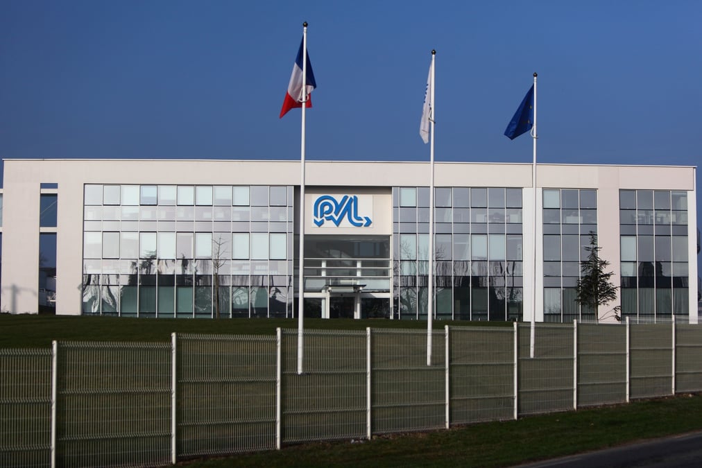 Plastivaloire supprimera 33 postes au sein de son siège de Langeais en 2024-2025, soit environ 7% des effectifs du site historique de l’ETI, qui en compte 27 dans le monde.