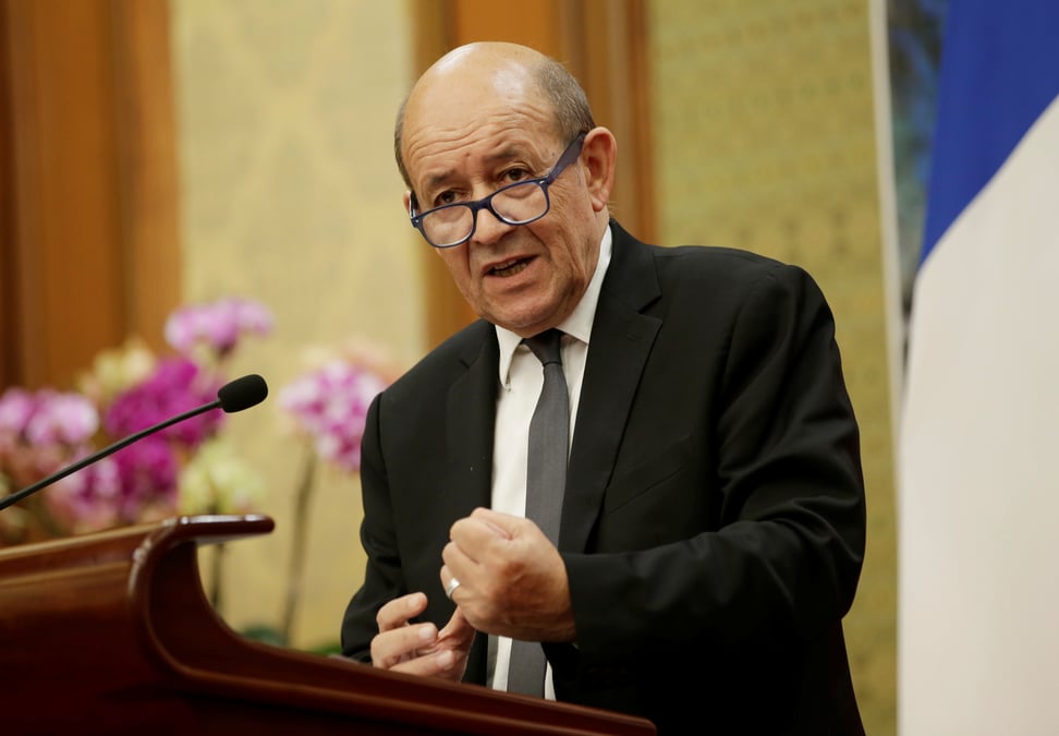 Le drian prie trump de ne pas se meler des affaires francaises