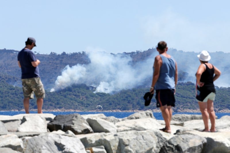 Nouvel incendie dans le var, 10.000 personnes evacuees