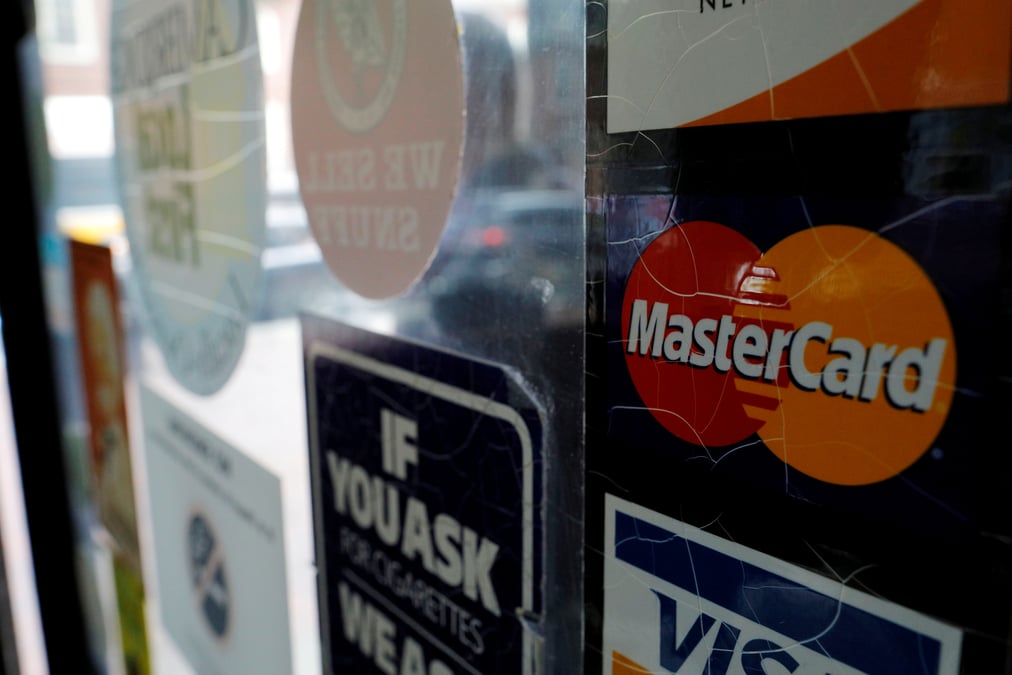 Mastercard: benefice meilleur que prevu malgre la reduction des depenses des clients