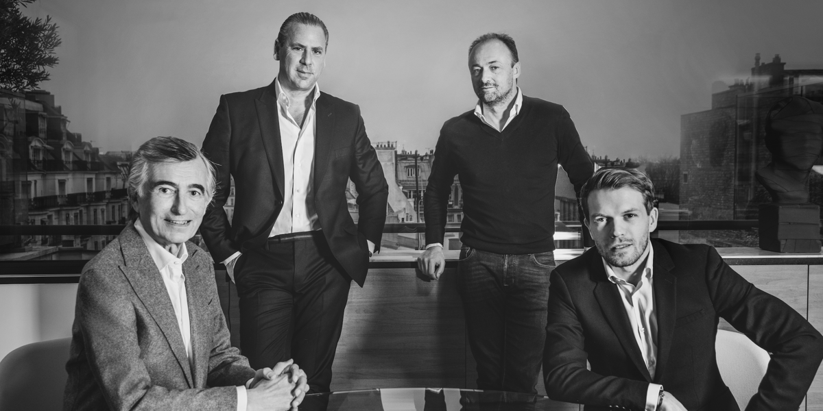 Philippe Douste-Blazy (en bas à gauche), aux côtés d'Alexandre Petit (en bas à droite) et de Stéphane de Laforcade et Olivier Delouis, les deux vice-présidents d'Alogia Groupe.