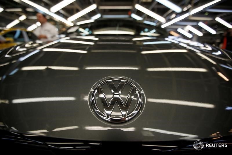 Le comite d'entreprise de volkswagen accuse la direction de violer ses promesses