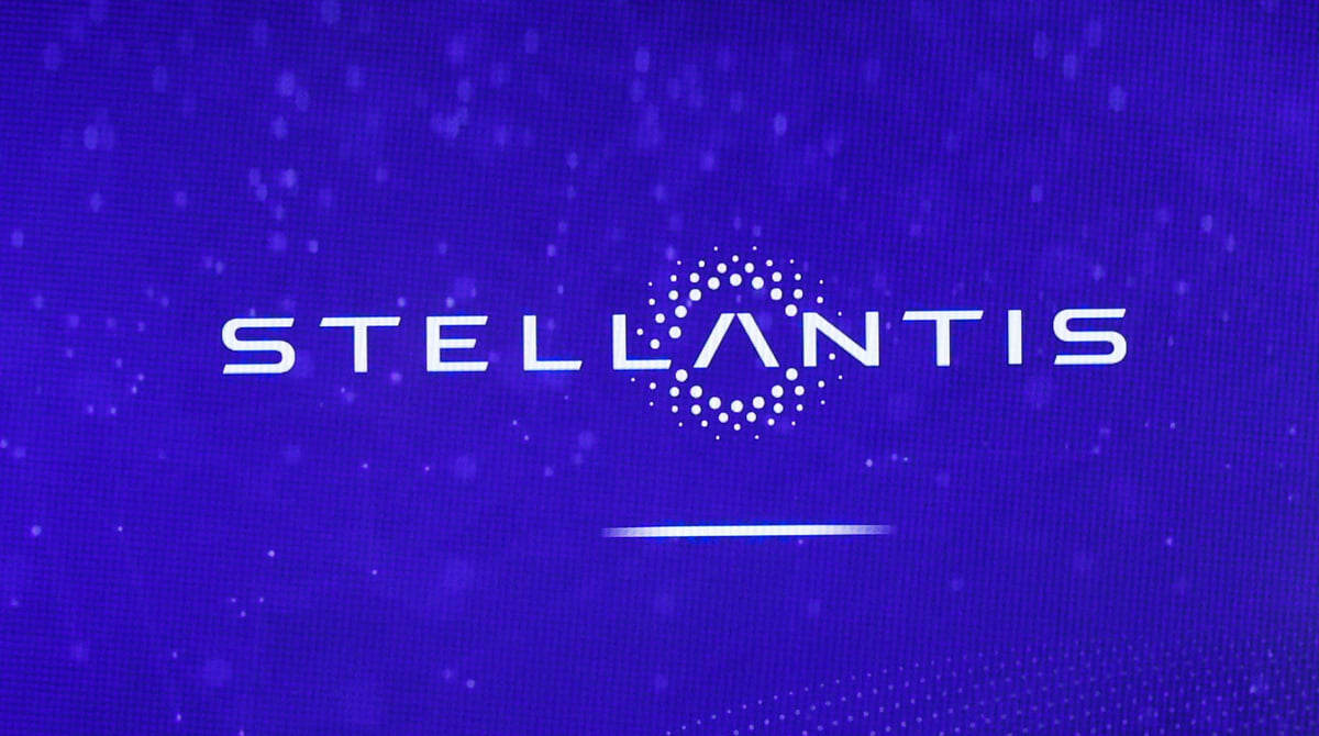 Le logo de stellantis a atessa, en italie