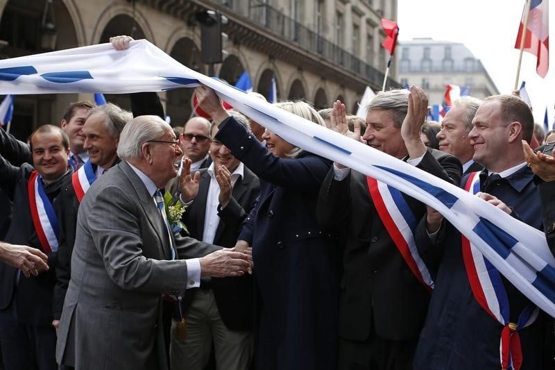 Jean-marie le pen assure qu'il ira au defile du fn le 1er mai