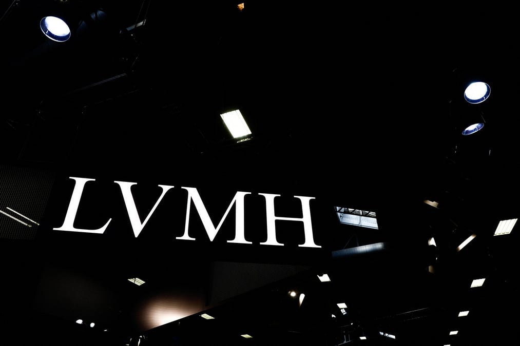 Le logo de lvmh au parc des expositions de la porte de versailles a paris