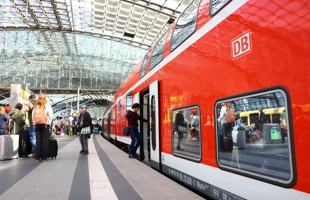 Un train de l'operateur allemand deutsche bahn, a berlin