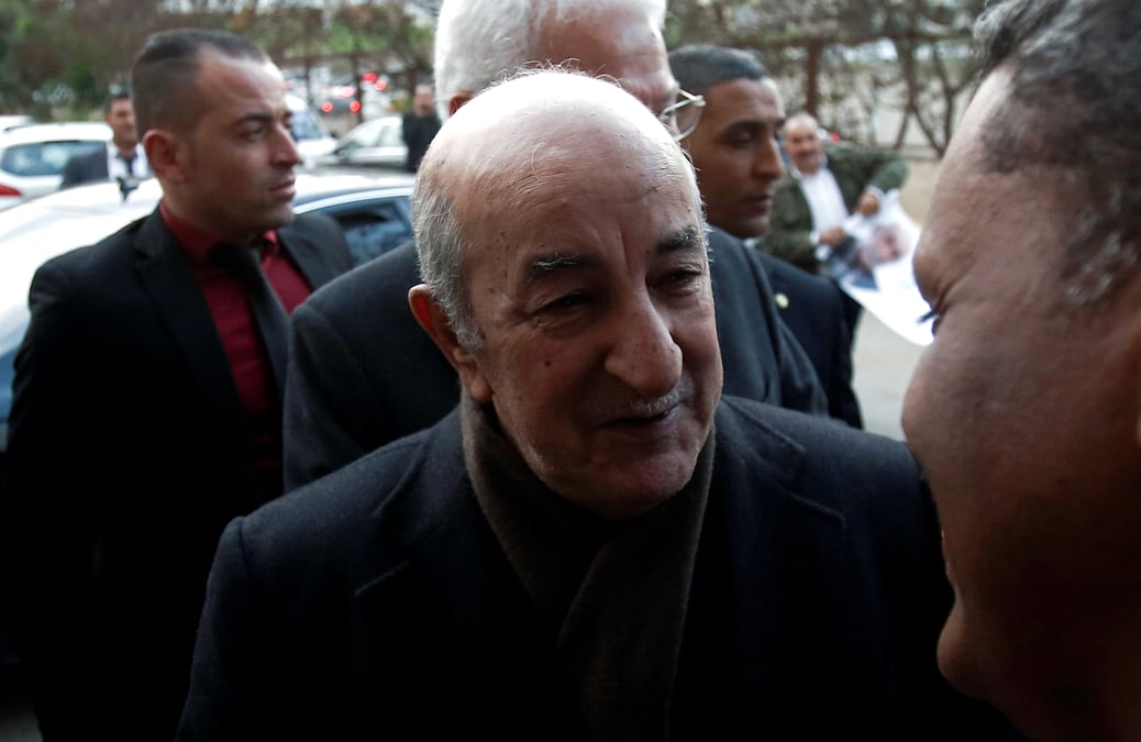 Le president algerien ne se rendra pas a paris pour la conference libyenne