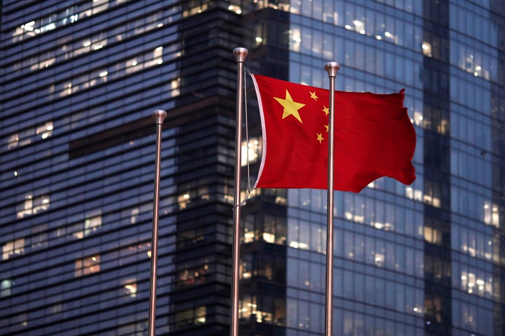 Le drapeau chinois a shanghai