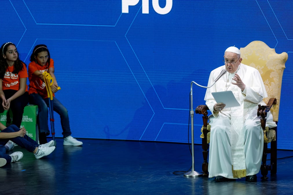 Le pape francois lors d'une conference sur la crise demographique en italie