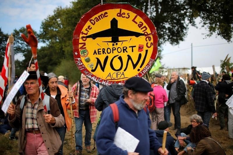 Hollande aurait doute sur l'aeroport de notre-dame-des-landes