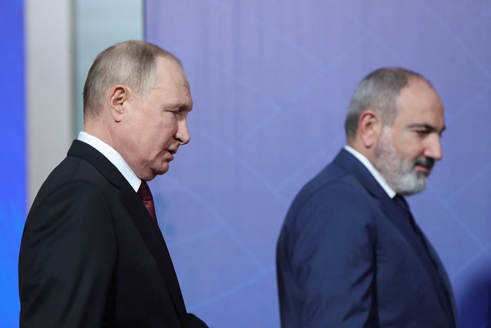 Le premier ministre armenien nikol pashinyan et le president russe vladimir poutine