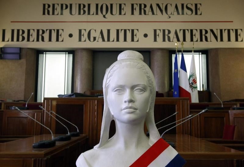 La decheance de nationalite continue a animer le ps
