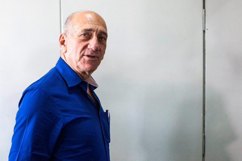 Ehud olmert condamne a 18 mois de prison