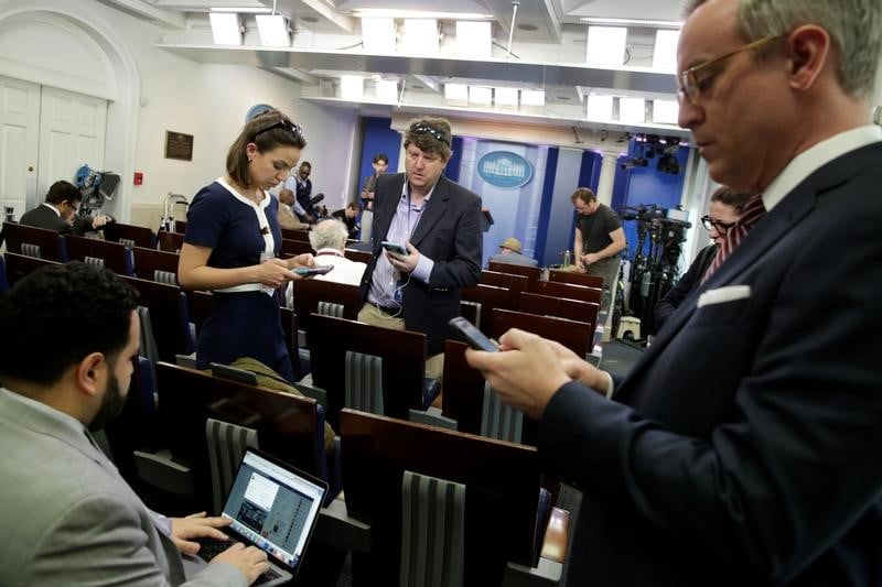 Plusieurs medias interdits d'un briefing a la maison blanche