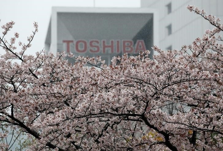 Toshiba: les commissaires aux comptes certifient les resultats annuels
