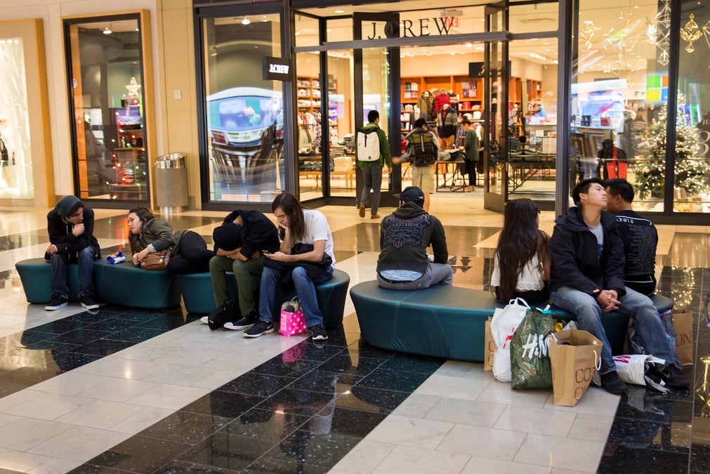 Des personnes dans un centre westfield a san francisco