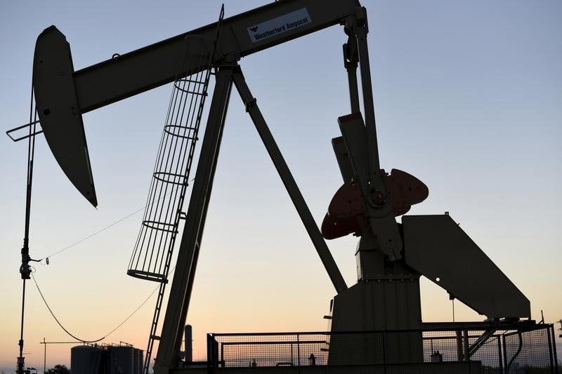 Pour l'aie, le marche petrolier restera sature l'an prochain