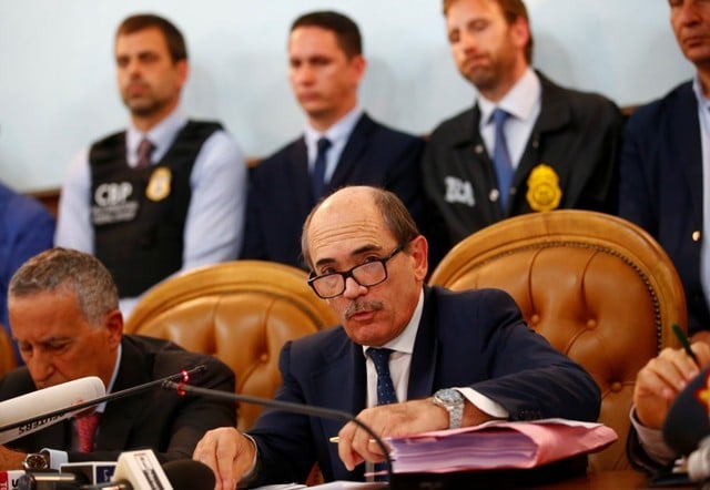 Demantelement d'un reseau mondial mafieux de cocaine