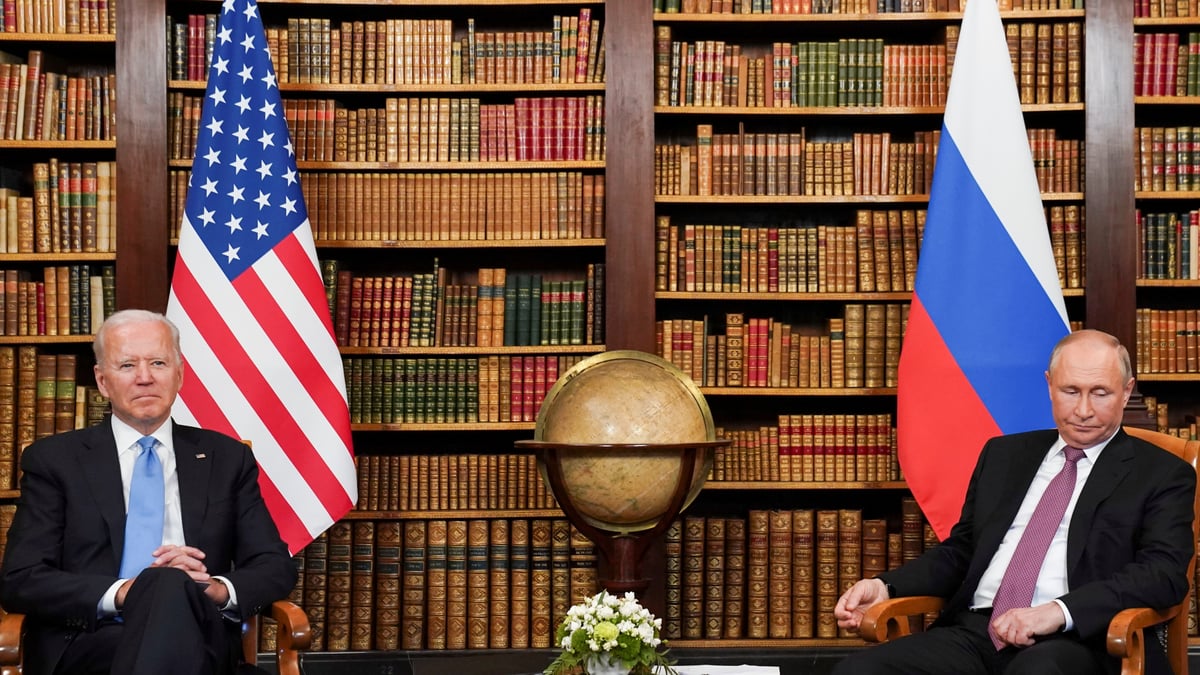 Entretien attendu comme crucial entre biden et poutine sur l'ukraine