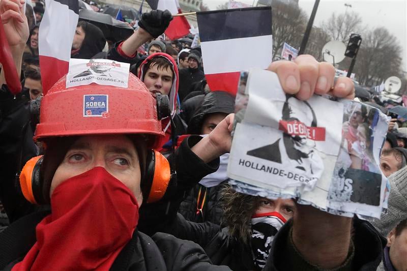 17.000 personnes défilent contre la politique de Hollande