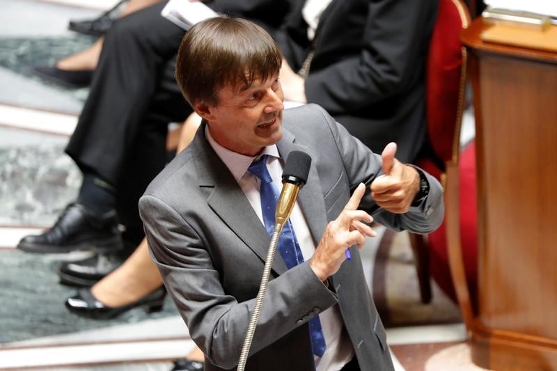 Un projet autoroutier suspendu a l’arbitrage de hulot