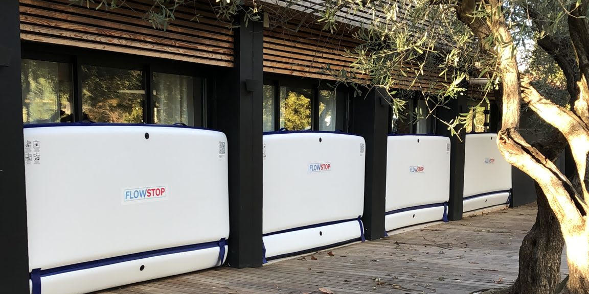 La start-up Flowstop a imaginé un dispositif de batardeaux gonflables pour protéger les habitations en cas d'inondations.