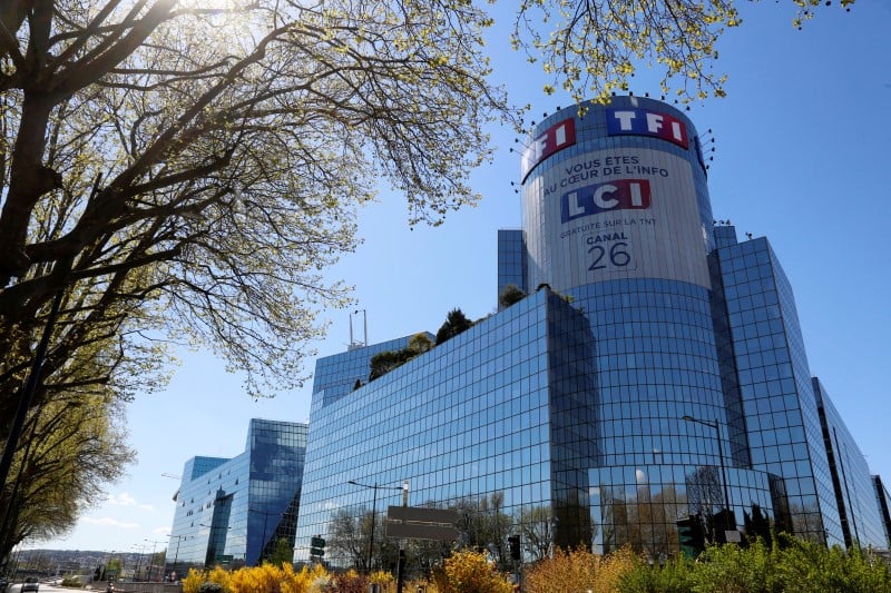 Perte trimestrielle pour tf1 du fait de charges exceptionnelles, dont lci