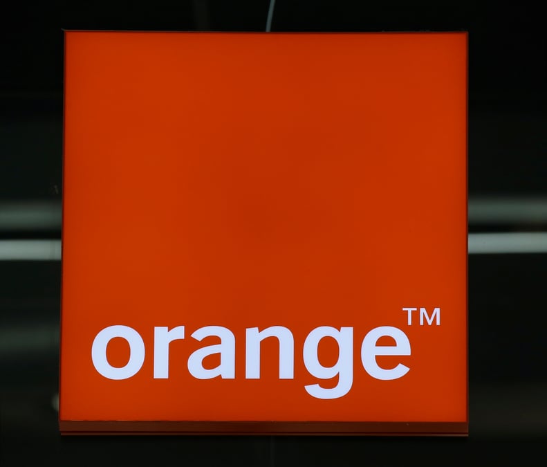 Orange pose les bases d'une cession partielle des tours de son reseau en europe